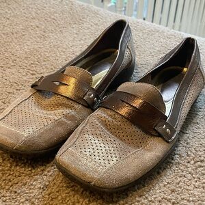 Gold metallic Amalfi loafers size 7 1/2M